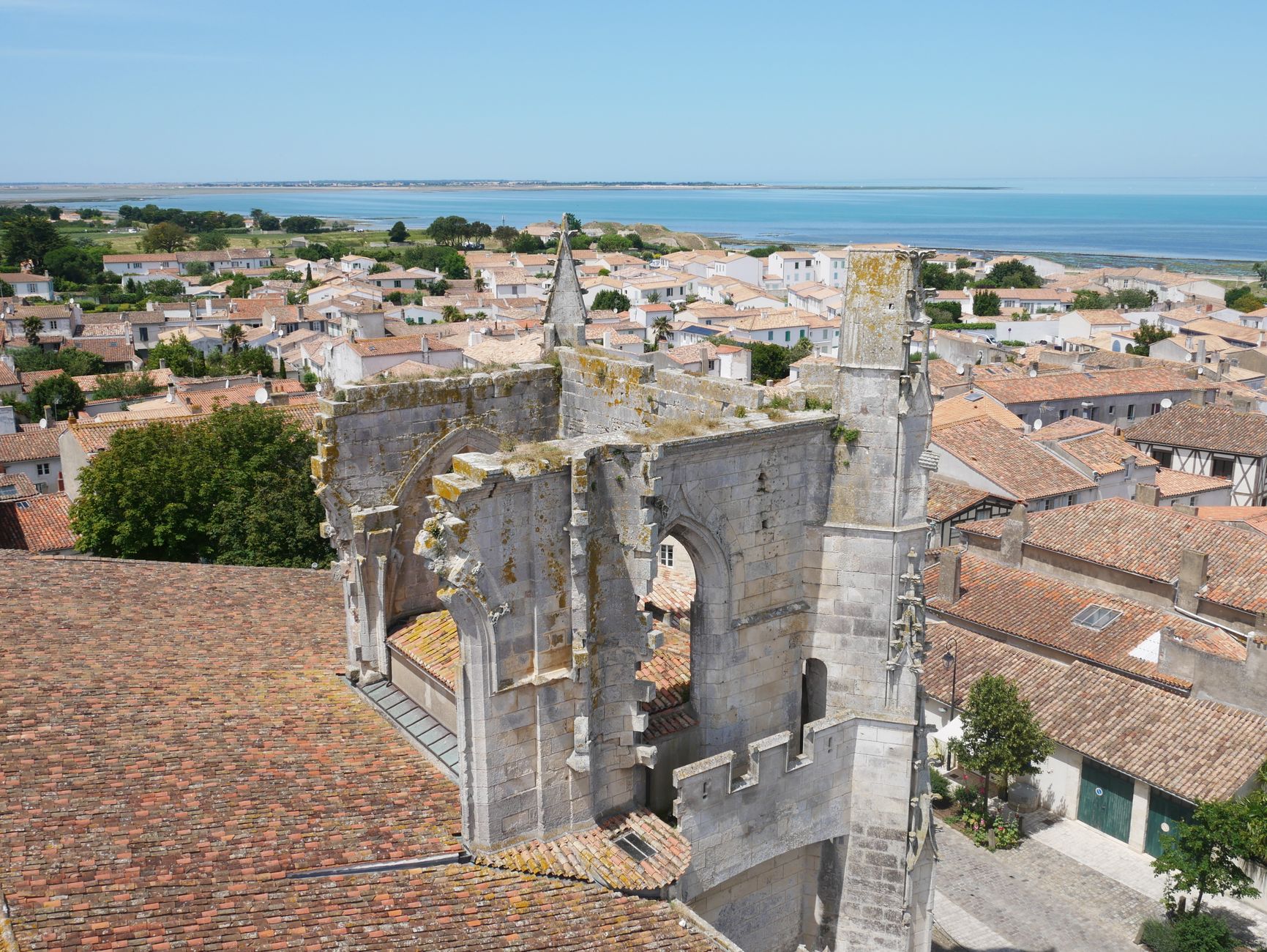 Bâchage de toiture équipe à Angers